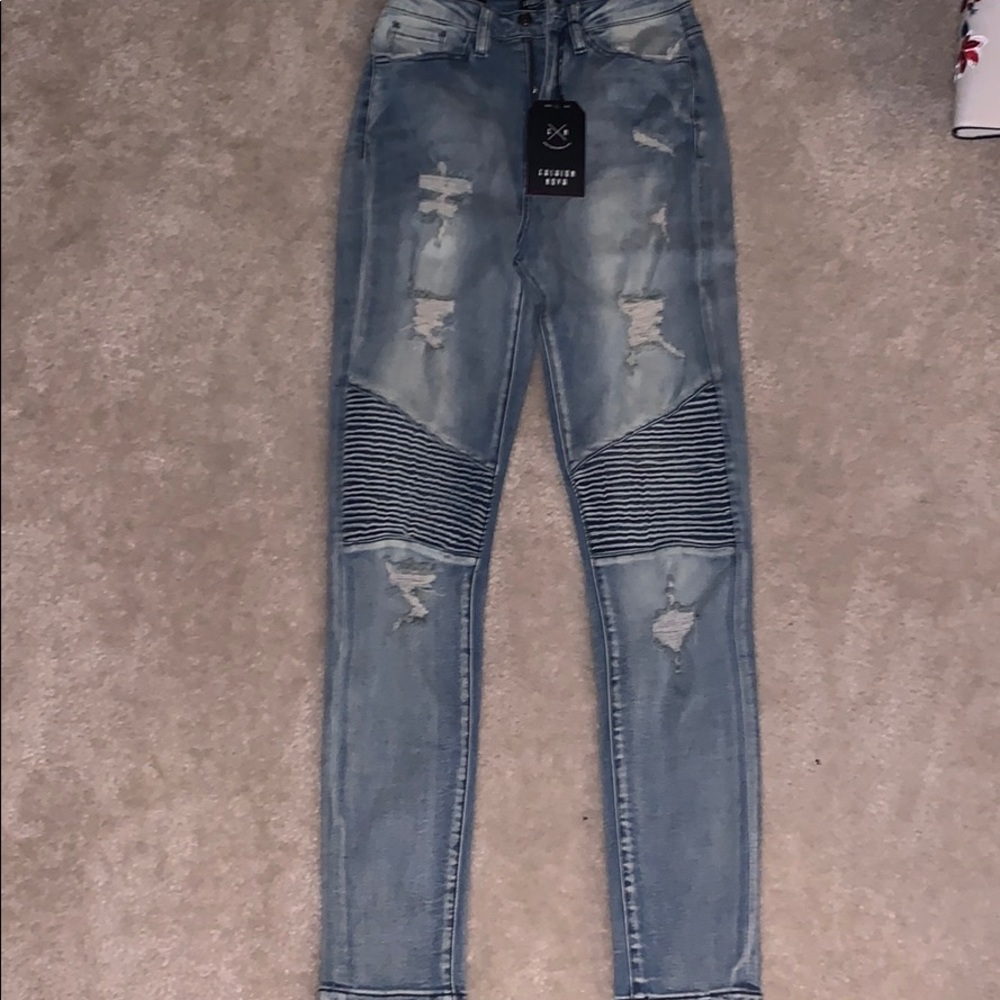 SKINNY JEANS NEVER WORN!!!!!!